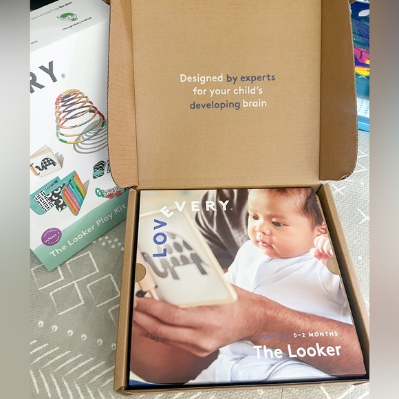 NEW LOVEVERY Play Kit: The Looker (0-12 weeks) - Picture 3 of 6